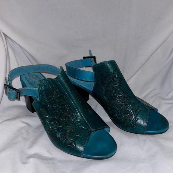 Women’s Roper Western Heels | Size 10 - Picture 2 of 6